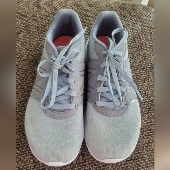 New Balance tennis shoes size 6 - Picture 2 of 4